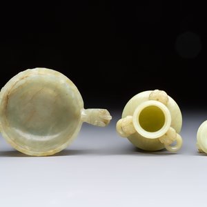 A Chinese celadon jade covered vase, with wooden stand, and a bowl with wooden cover and stand, 19/20th C. — photo 6
