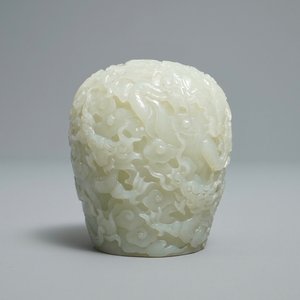 A Chinese celadon jade 'dragon' finial for a stupa, 19/20th C. — 照片 4