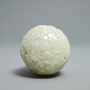 A Chinese celadon jade 'dragon' finial for a stupa, 19/20th C. — 照片 5