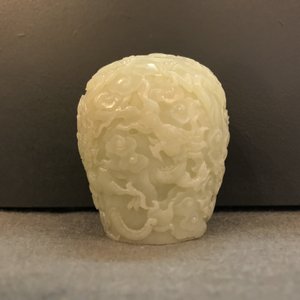 A Chinese celadon jade 'dragon' finial for a stupa, 19/20th C. — 照片 9