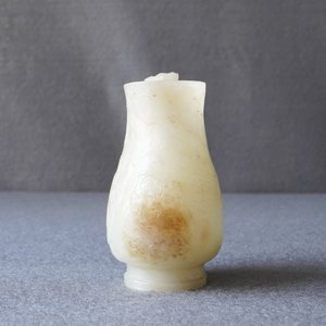 A Chinese celadon russet jade chilong-handled jug, Qing — 照片 9