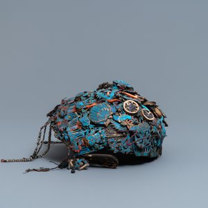 A Chinese ceremonial 'fengguang' coral- and silver-embellished kingfisher feather headdress, 19th C. — 照片 6