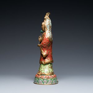 A Chinese champlevé enamel and gilt copper figure of Guanyin, Qing — 照片 5