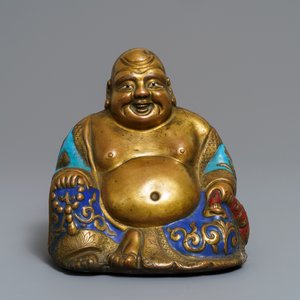 A Chinese champlevé enamelled copper figure of Buddha, Qianlong — 照片 2