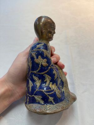 A Chinese champlevé figure of Luohan, Qianlong mark, 18/19th C. — photo 4