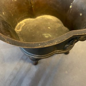 A Chinese chilong-handled bronze censer, Xuande mark, 18th C. — 照片 7