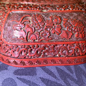 A Chinese cinnabar lacquer box and cover with figures in a landscape, 19th C. — 照片 18