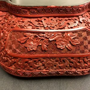 A Chinese cinnabar lacquer box and cover with figures in a landscape, 19th C. — 照片 55