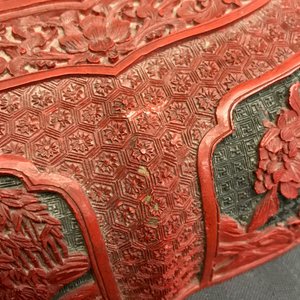 A Chinese cinnabar lacquer box and cover with figures in a landscape, 19th C. — 照片 17