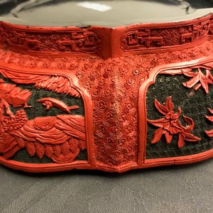 A Chinese cinnabar lacquer box and cover with figures in a landscape, 19th C. — 照片 34
