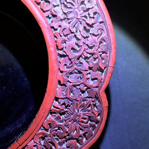 A Chinese cinnabar lacquer box and cover with floral design, 18/19th C. — 照片 22