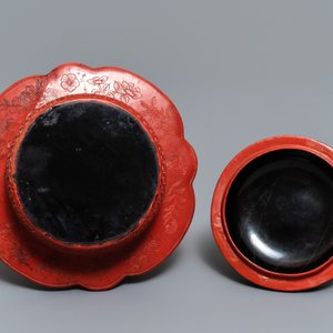 A Chinese cinnabar lacquer box and cover with floral design, 18/19th C. — 照片 6