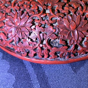 A Chinese cinnabar lacquer box and cover with floral design, 18/19th C. — 照片 8