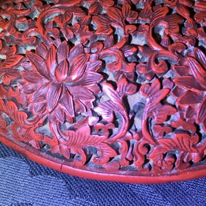 A Chinese cinnabar lacquer box and cover with floral design, 18/19th C. — 照片 9