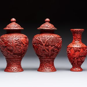 A Chinese cinnabar lacquer plaque, a vase, and a pair of covered vases, 19/20th C. — photo 7