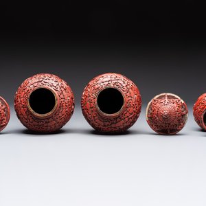 A Chinese cinnabar lacquer plaque, a vase, and a pair of covered vases, 19/20th C. — photo 8