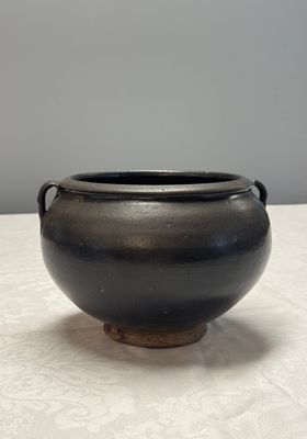 A Chinese brown-glazed handled jar, Jin — foto 1