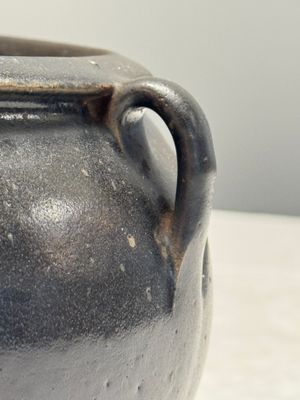 A Chinese brown-glazed handled jar, Jin — foto 15