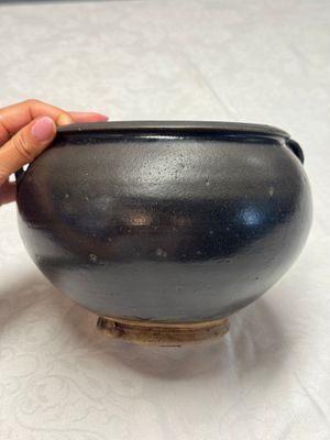 A Chinese brown-glazed handled jar, Jin — foto 2