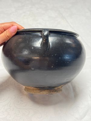 A Chinese brown-glazed handled jar, Jin — foto 5