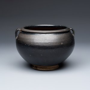 A Chinese brown-glazed handled jar, Jin — foto 1