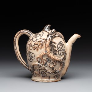 A Chinese Cizhou 'cadogan' ewer with dragons, Yuan/Ming — photo 4