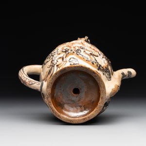 A Chinese Cizhou 'cadogan' ewer with dragons, Yuan/Ming — photo 7