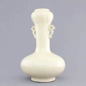 A Chinese Cizhou cream-glazed archaic form vase, 16/18th C. — foto 5