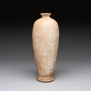 A Chinese Cizhou cream-glazed high-shouldered vase, Song/Jin — foto 2