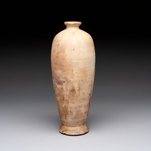 A Chinese Cizhou cream-glazed high-shouldered vase, Song/Jin — foto 4