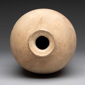 A Chinese Cizhou cream-glazed high-shouldered vase, Song/Jin — foto 5