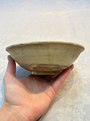 A Chinese Cizhou iron-red-decorated yellow-ground 'Poem' bowl with a wooden box, Jin — photo 6