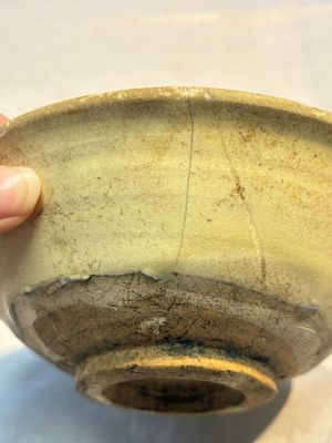 A Chinese Cizhou iron-red-decorated yellow-ground 'Poem' bowl with a wooden box, Jin — photo 10