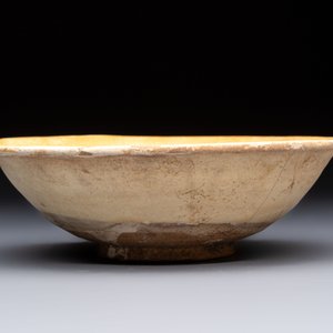 A Chinese Cizhou iron-red-decorated yellow-ground 'Poem' bowl with a wooden box, Jin — photo 7