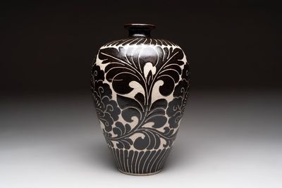 A Chinese cizhou 'meiping' vase with floral design, probably Song/Yuan