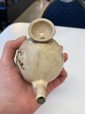 A Chinese Cizhou peach-shaped 'Lian Zhong San Yuan 連仲三元' ewer, Yuan/Ming — photo 5