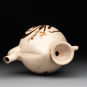 A Chinese Cizhou peach-shaped 'Lian Zhong San Yuan 連仲三元' ewer, Yuan/Ming — photo 6