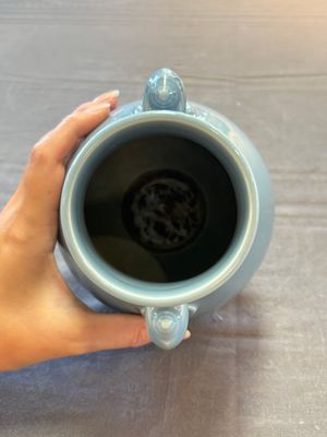 A Chinese claire-de-lune 'zun' vase, Qianlong mark and of the period — 照片 5