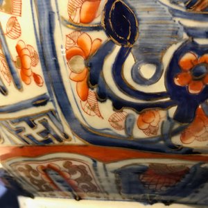 A Chinese clobbered blue and white kraak porcelain bowl with floral design, Wanli — photo 13