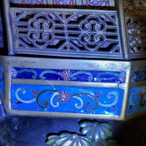 A Chinese cloisonné and jade-embellished carved wood and lacquer panel, 18th C. — photo 35