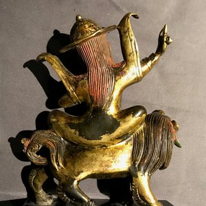 A Chinese cloisonné bottle vase and a gilt bronze group, 18/19th C. — 照片 33
