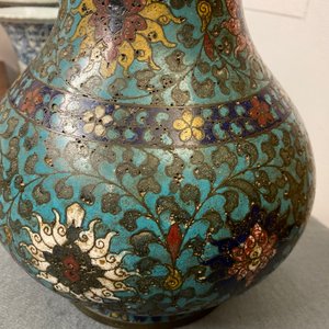A Chinese cloisonné bottle vase with lotus scrolls, Ming — 照片 11