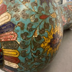 A Chinese cloisonné bottle vase with lotus scrolls, Ming — 照片 20