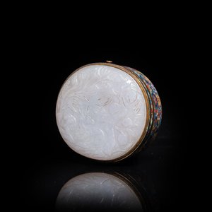 A Chinese cloisonné box with white jade cover, 19th C. — 照片 2