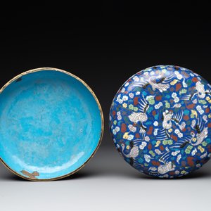 A Chinese cloisonné 'cranes' box and cover, 19th C. — photo 4