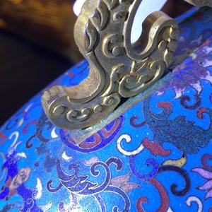 A Chinese cloisonné 'deer and crane' moonflask vase, Qianlong mark, 19th C. — photo 18
