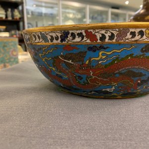 A Chinese cloisonné 'dragon' bowl, Wanli mark but probably later — 照片 17