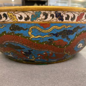 A Chinese cloisonné 'dragon' bowl, Wanli mark but probably later — 照片 18
