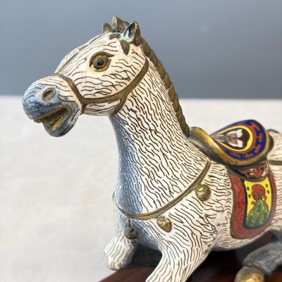 A Chinese cloisonné model of a horse — foto 2