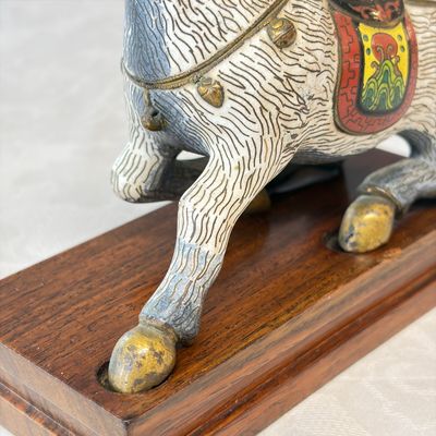 A Chinese cloisonné model of a horse — foto 3